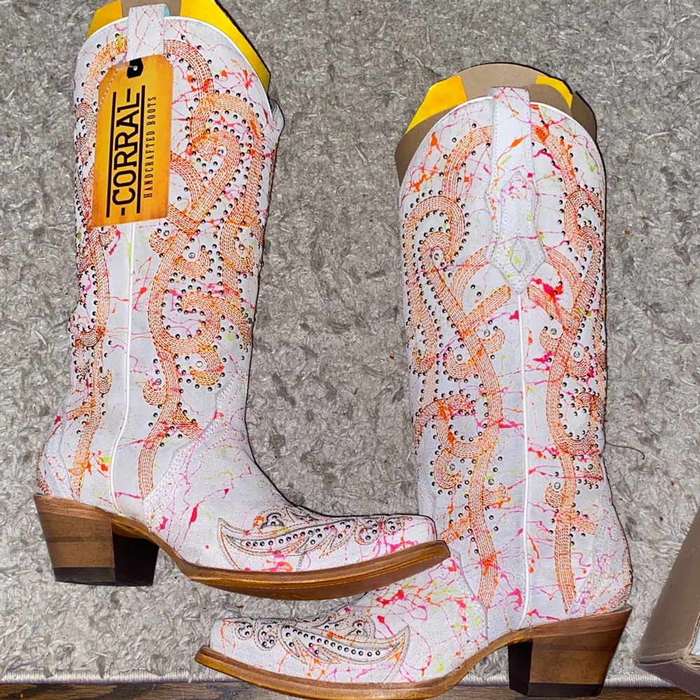 Corral Women's Heeled Boots - Picture 2 of 11